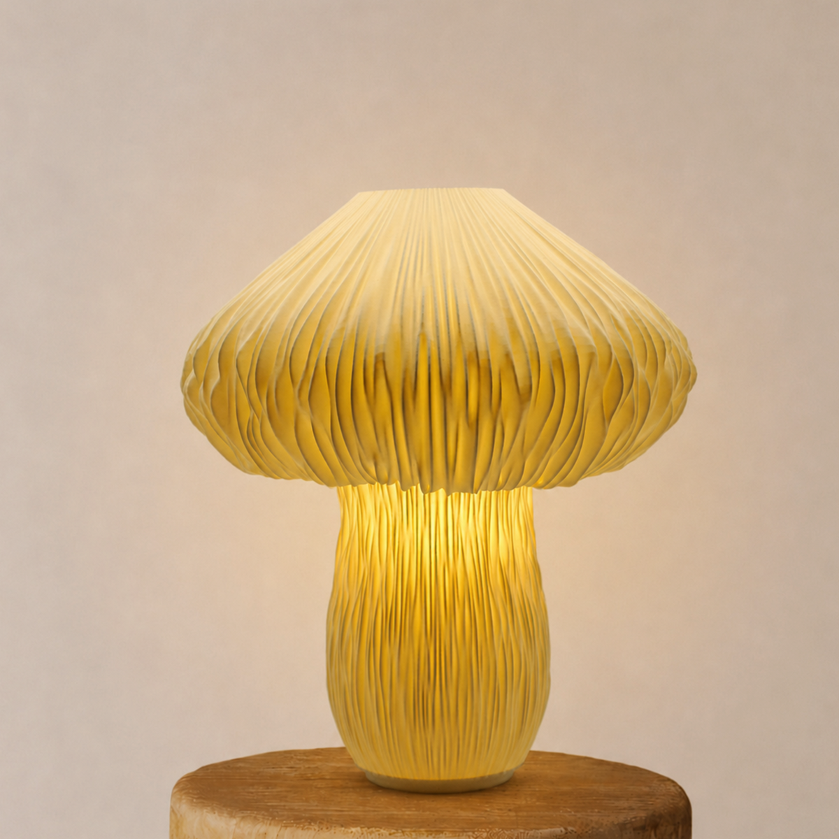 CrĆØme lamp on