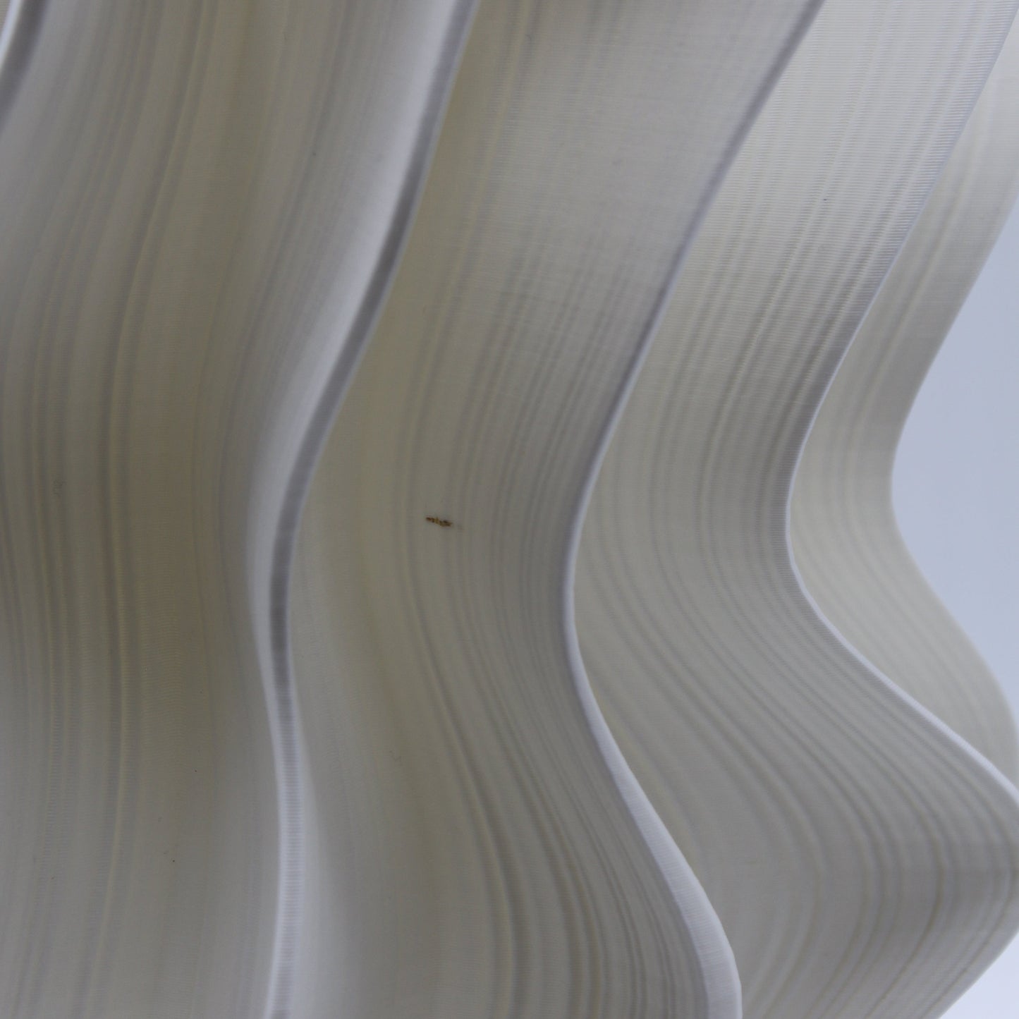 Iris Lamp – Creme (Seconds Edition – Creme 2)