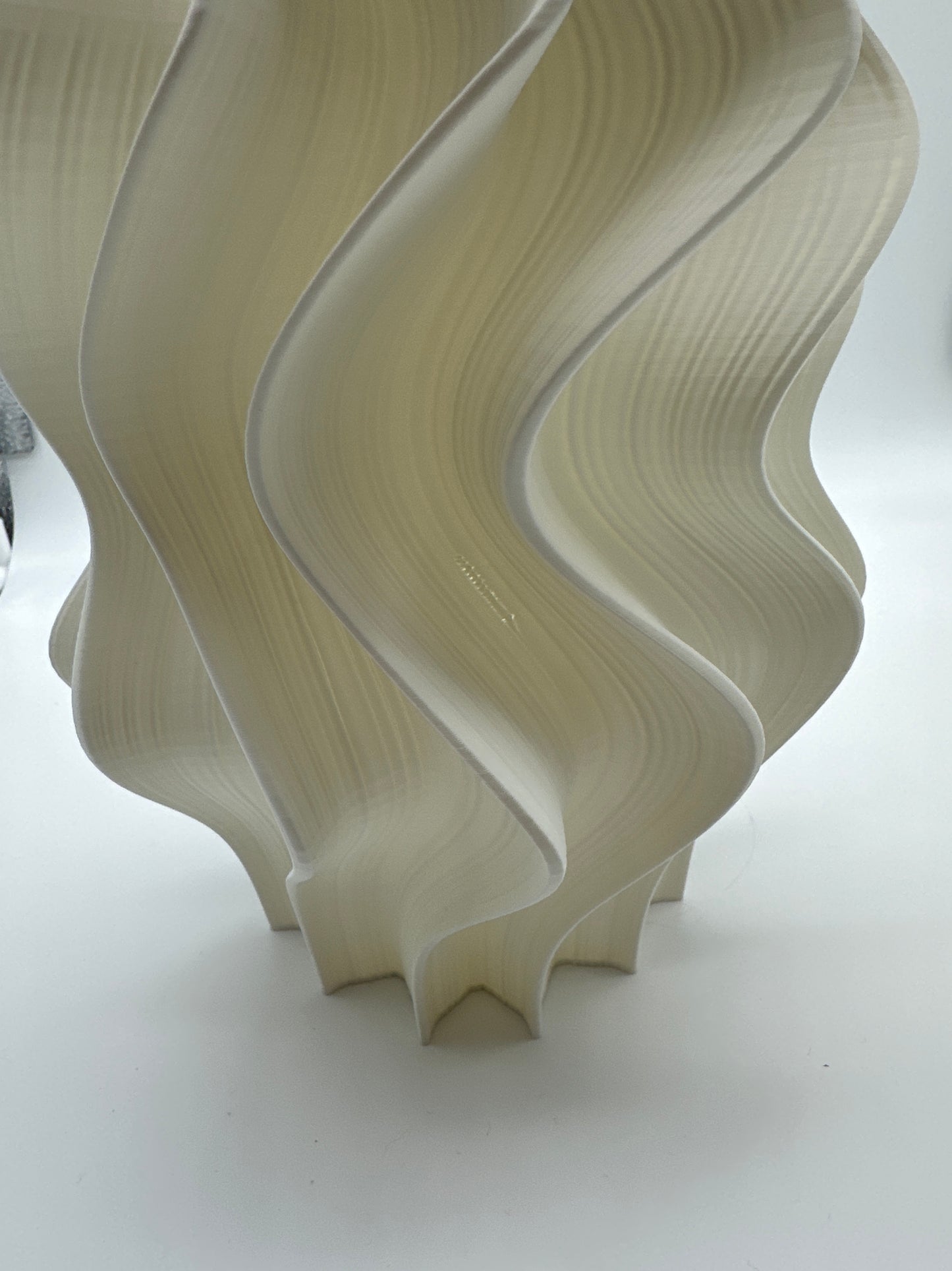 Iris Lamp – Creme (Seconds Edition – Creme 2)