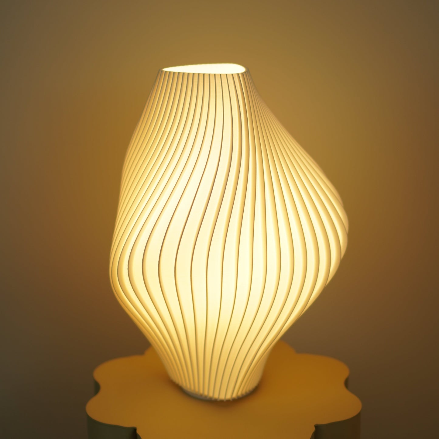Large Creme Pleat Lamp – Seconds