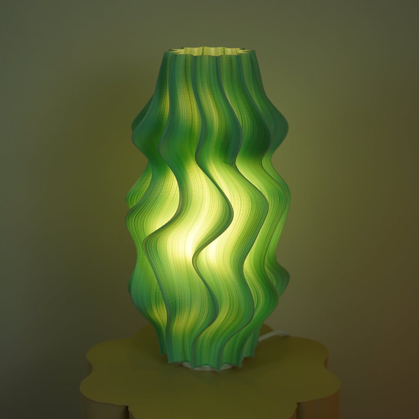 Pistachio Iris Medium — Seconds