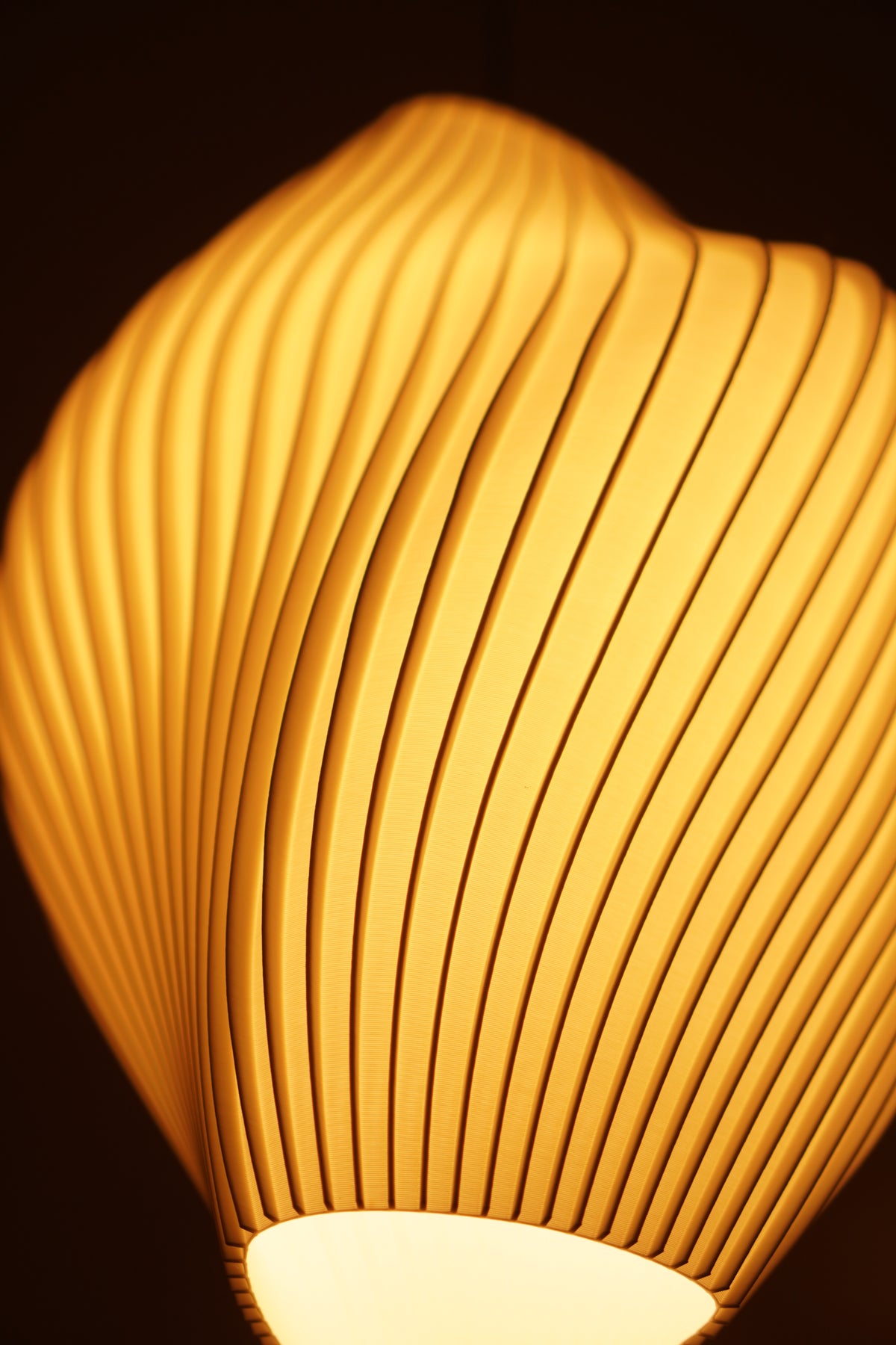 Close-up of the Pleat shade texture