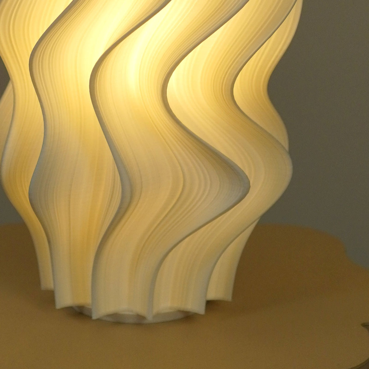 Crème Iris Fragment Table Lamp - Studio Second detail-2