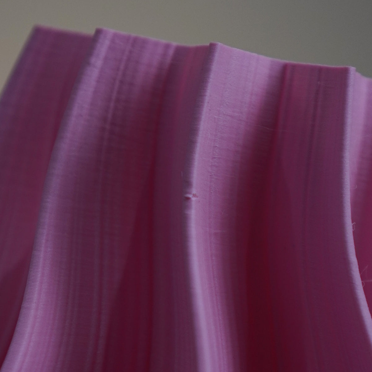 Flamingo Iris hole detail