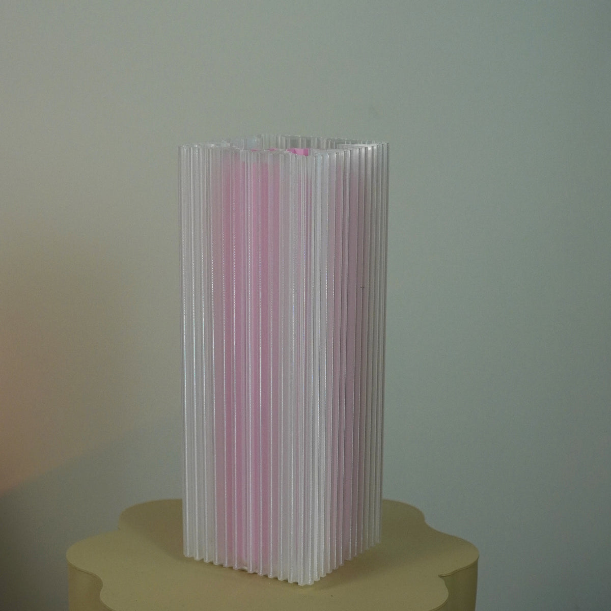 Flamingo Shard - Studio Second | OS062 - off