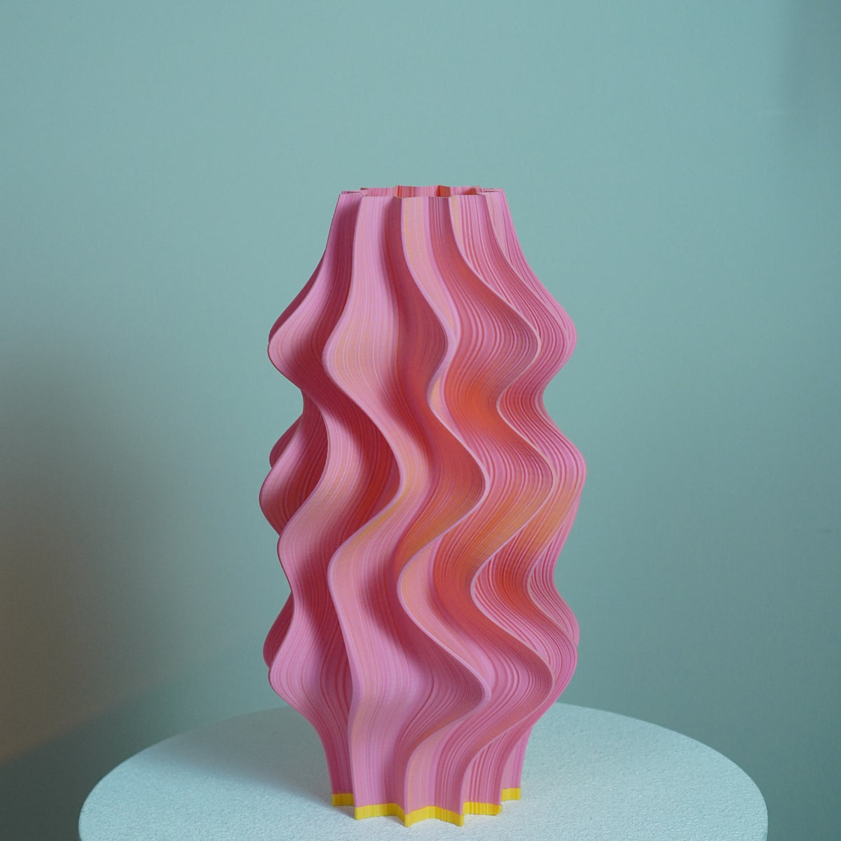 Iris Dual Colour table lamp from its pink-facing side