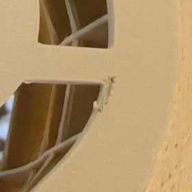 Kengo San lamp 4, close-up of the tiny top-edge imperfection