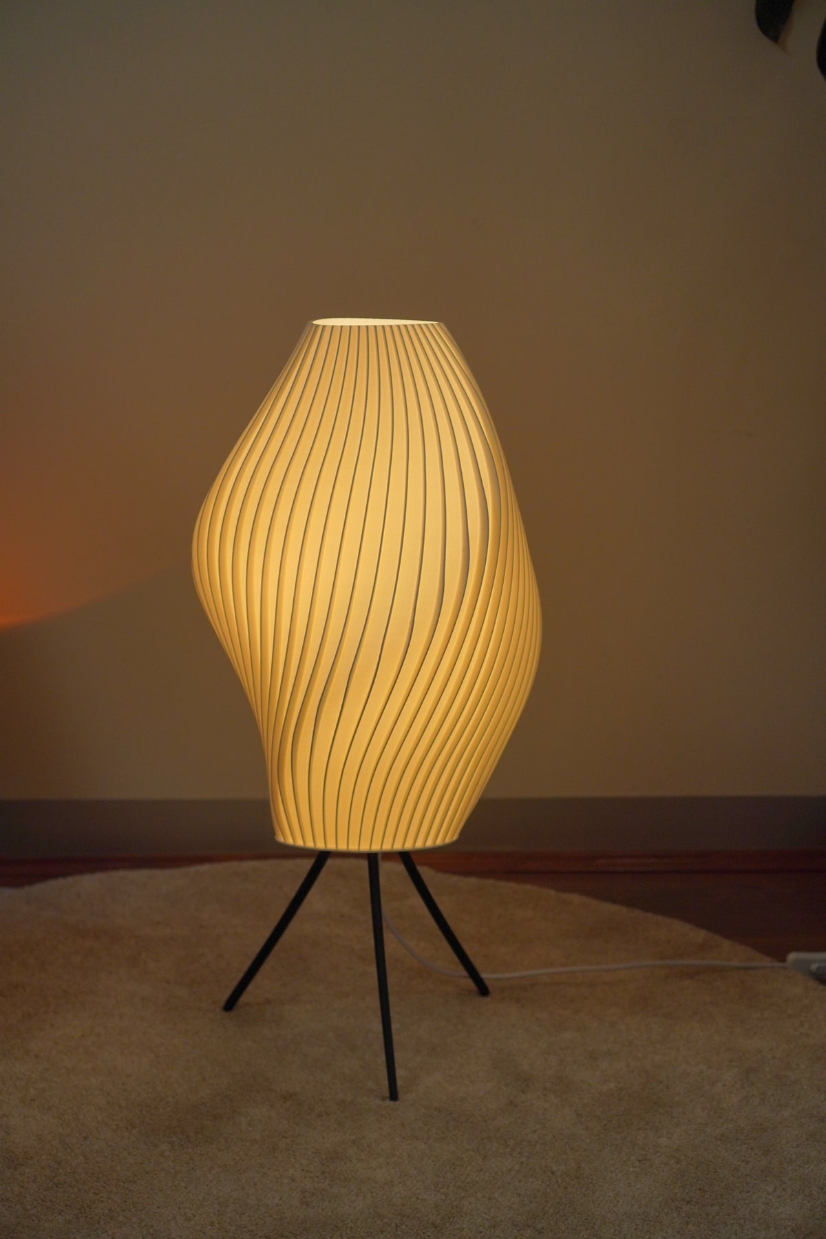 Crème Pleat Floor Lamp illuminated